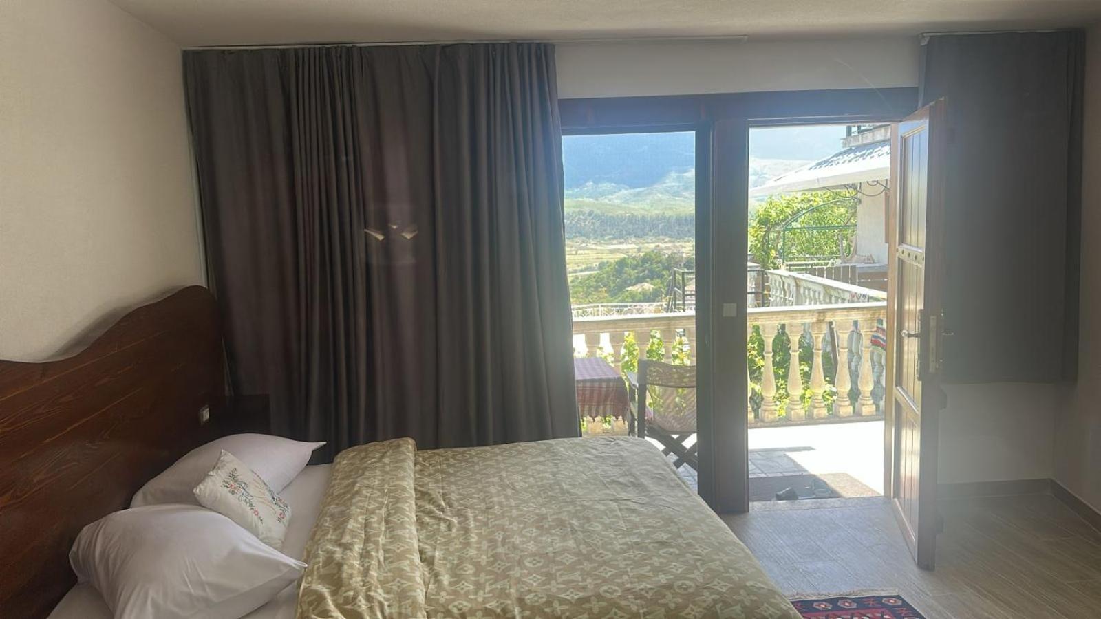 Mele Bed and breakfast 3*