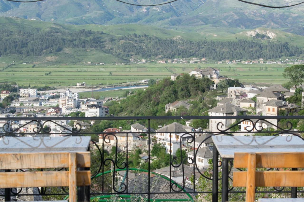 Mele Nocleg ze śniadaniem Gjirokastra